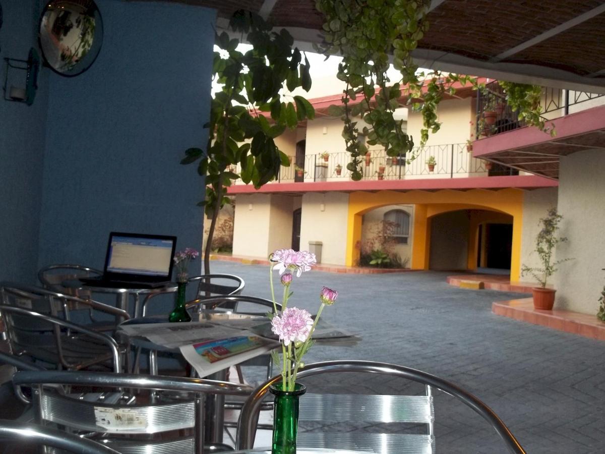 Hotel Villa Del Sol Expo Guadalajara Bagian luar foto