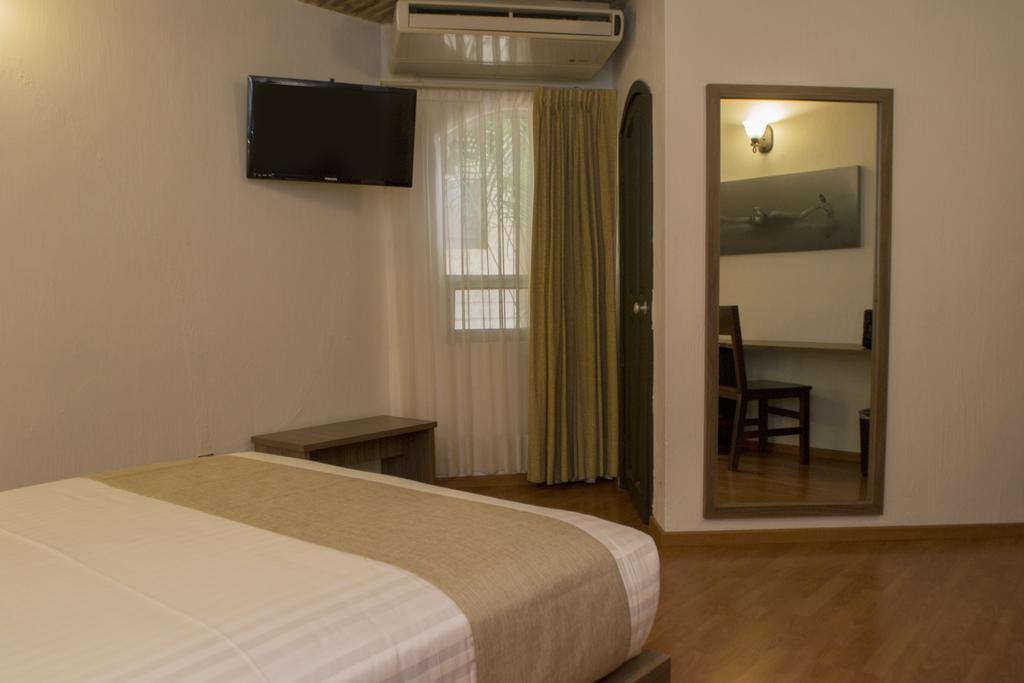 Hotel Villa Del Sol Expo Guadalajara Bagian luar foto