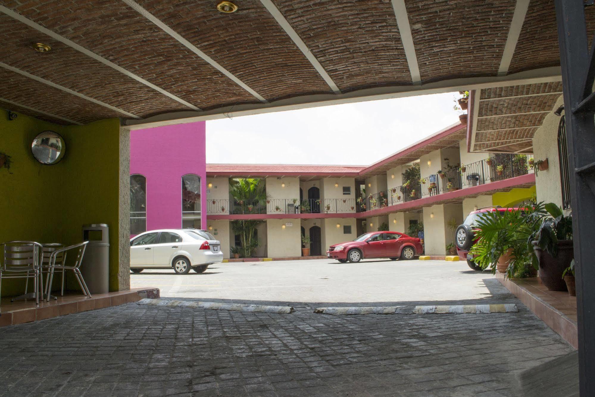 Hotel Villa Del Sol Expo Guadalajara Bagian luar foto