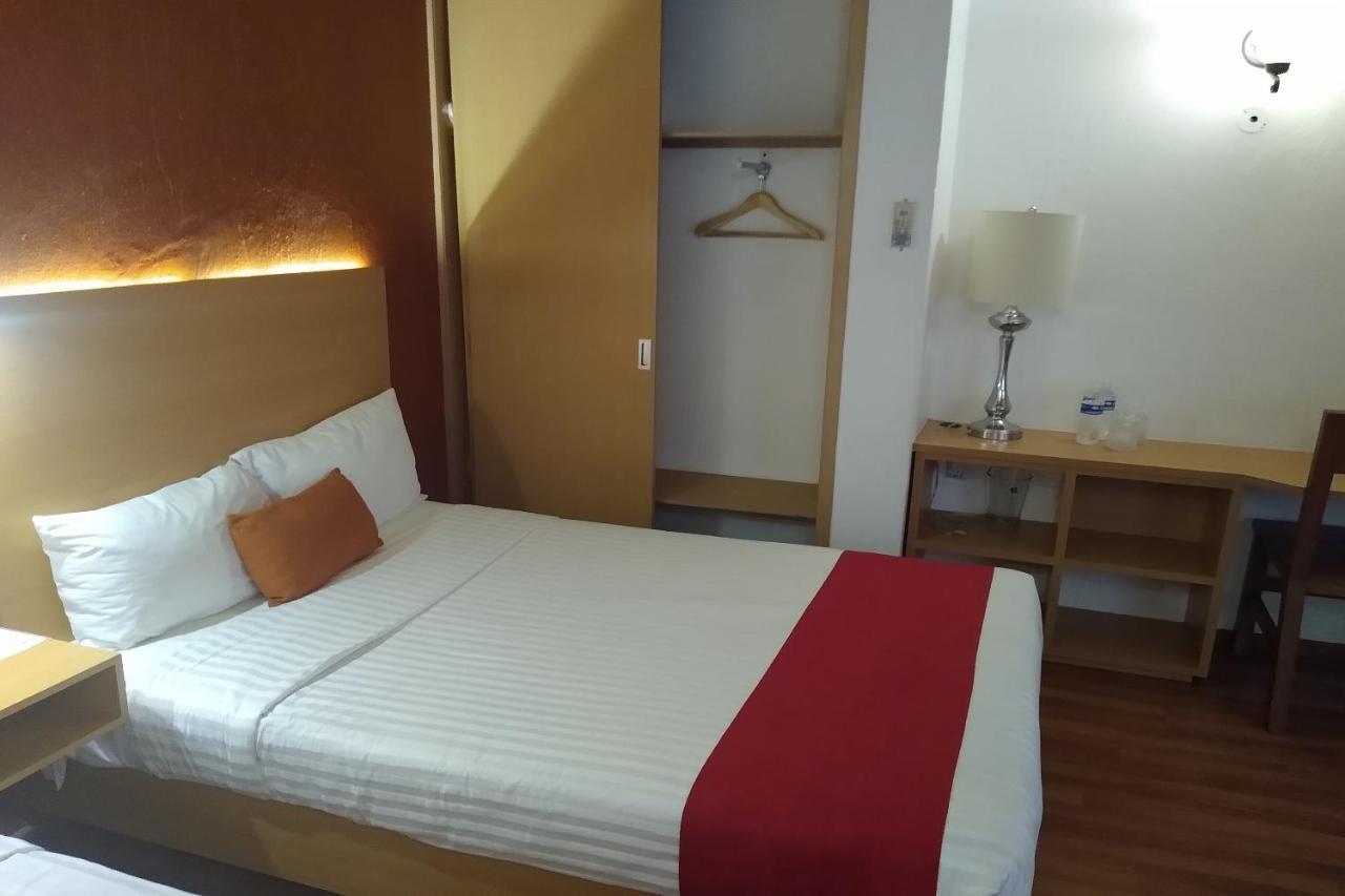 Hotel Villa Del Sol Expo Guadalajara Bagian luar foto
